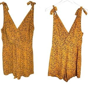 Urban Outfitters Gold/Floral Romper with Tie Straps and V-Neckline Size 8